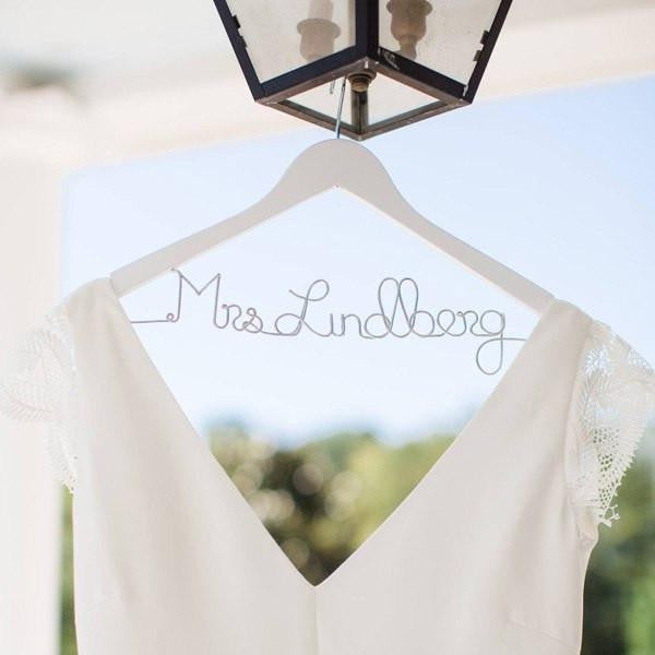 SET of 5 Single Line Wedding Hangers / Bride Hangers / Bulk Discount /  Wedding Dress Hanger / Name Hanger / Mrs. Hanger 